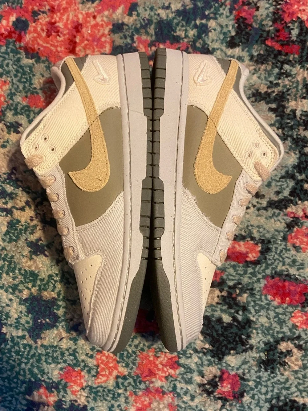Nike Cream Low Dunk Leather And Suede Sneakers Women’s Size 9.5 Men’s Size 8